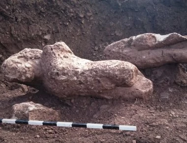 Αρχαιολογικός θησαυρός στη Φθιώτιδα: -Αγρότης εντόπισε τυχαία τους Κούρους της Αταλάντης (φωτο)